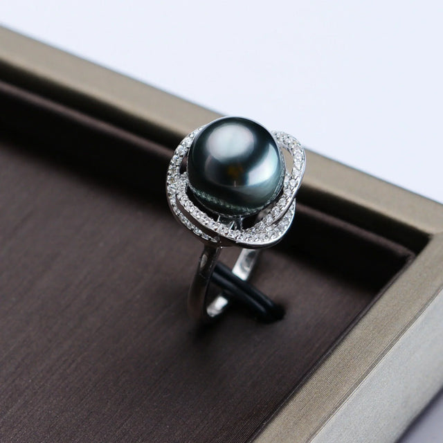 Perlenschmuck – klare Linie aus Süsswasser und Struktur