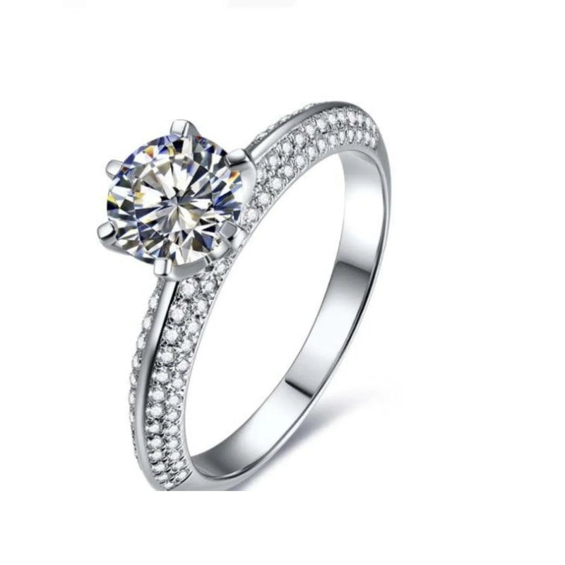 925 Silberringe für Damen – elegante Designs, stilvolle Symbole und echte Emotionen für besondere Momente.