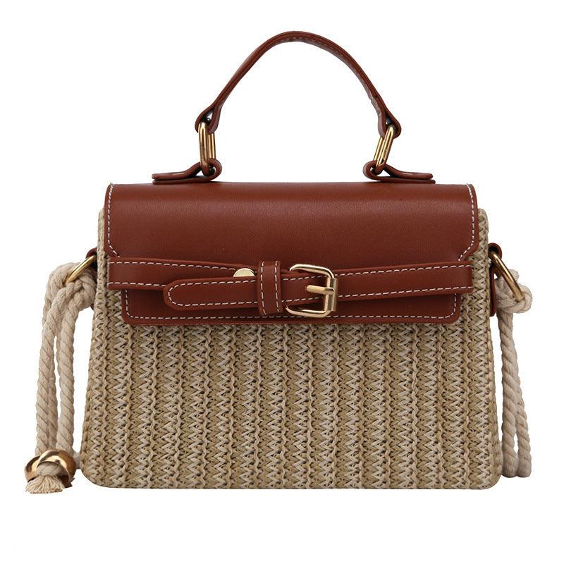 Elegante Rattan Box Handtasche in Gelb, Schwarz und Braun mit verstecktem Innenfach und Magnetverschluss.