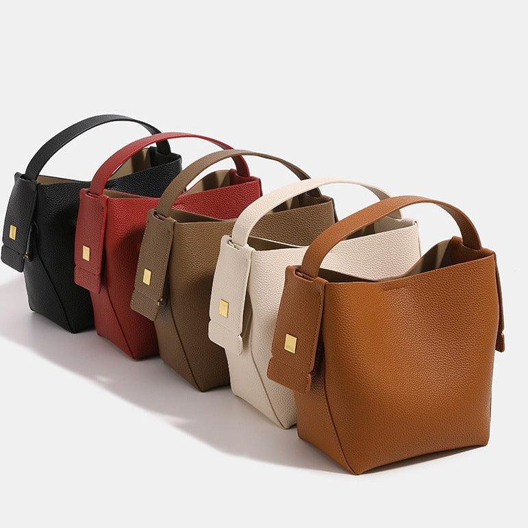 Vintage Damenhandtasche aus hochwertigem PU-Leder in Hellbraun, Schokoladenbraun, Rot und Weiss – vielseitig, robust und geräumig.