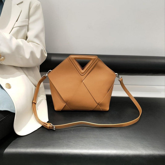 Elegante Ledertasche mit hoher Kapazität in Creme-Aprikose, Beige-Weiss, Hell-Karamell, Schwarz, Grün und Racing-Grün – mit geflochtenen Details