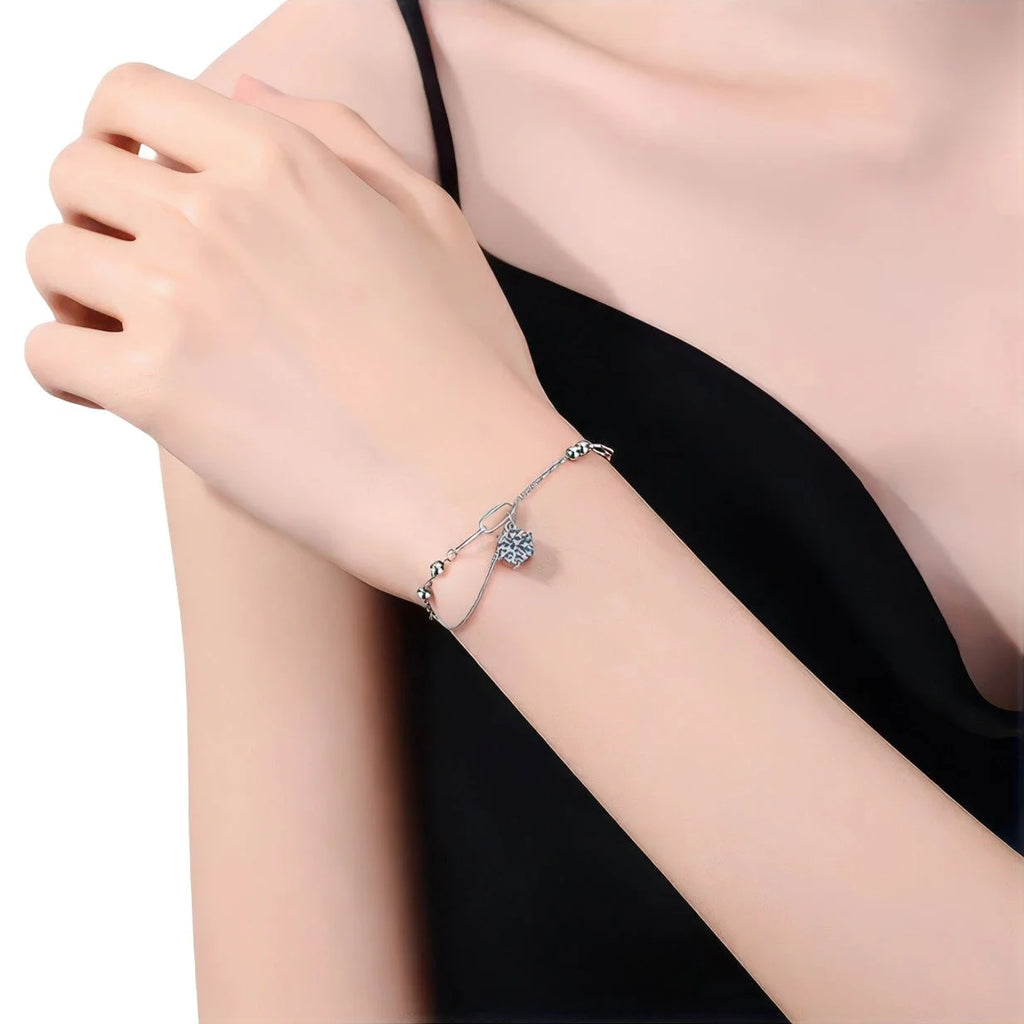 Getragenes 925 Silber Armband mit Moissanite – elegantes Funkeln und edles Design am Handgelenk