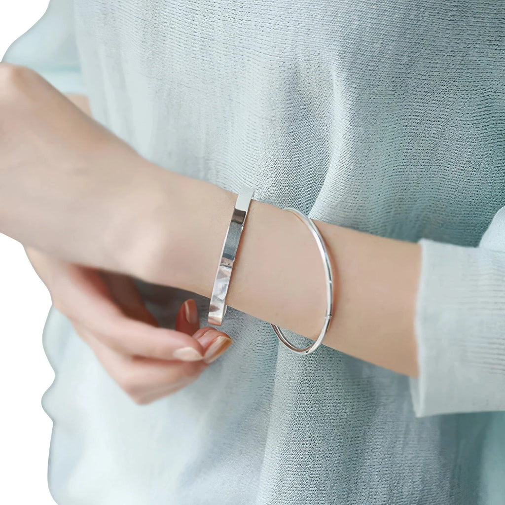 Getragener 925 Silber Armreif – schlichte Eleganz, hochglanzpoliert, minimalistisch