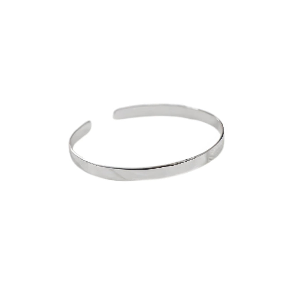 Offener 925 Silber Armreif – klarer Schnitt und dezente Eleganz, ideal für Alltag und Anlass