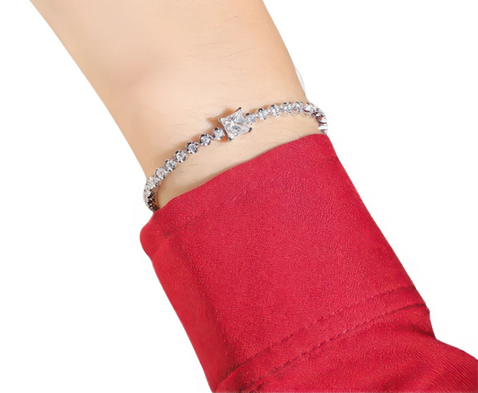 Feines 925 Silber Armband mit Moissanite-Würfel für einen eleganten Look