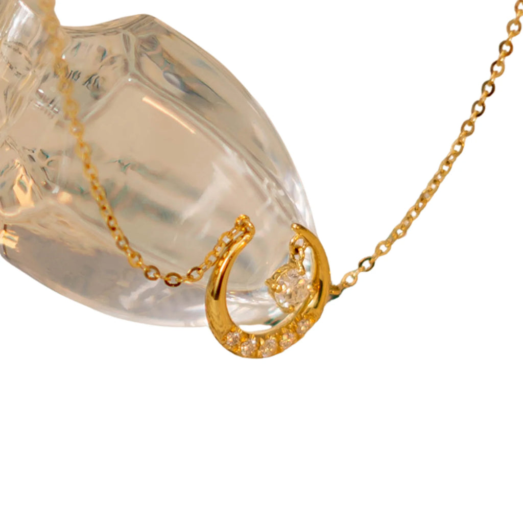 Symbolische Kette mit Glanz und Gefühl – ideal als Geschenk