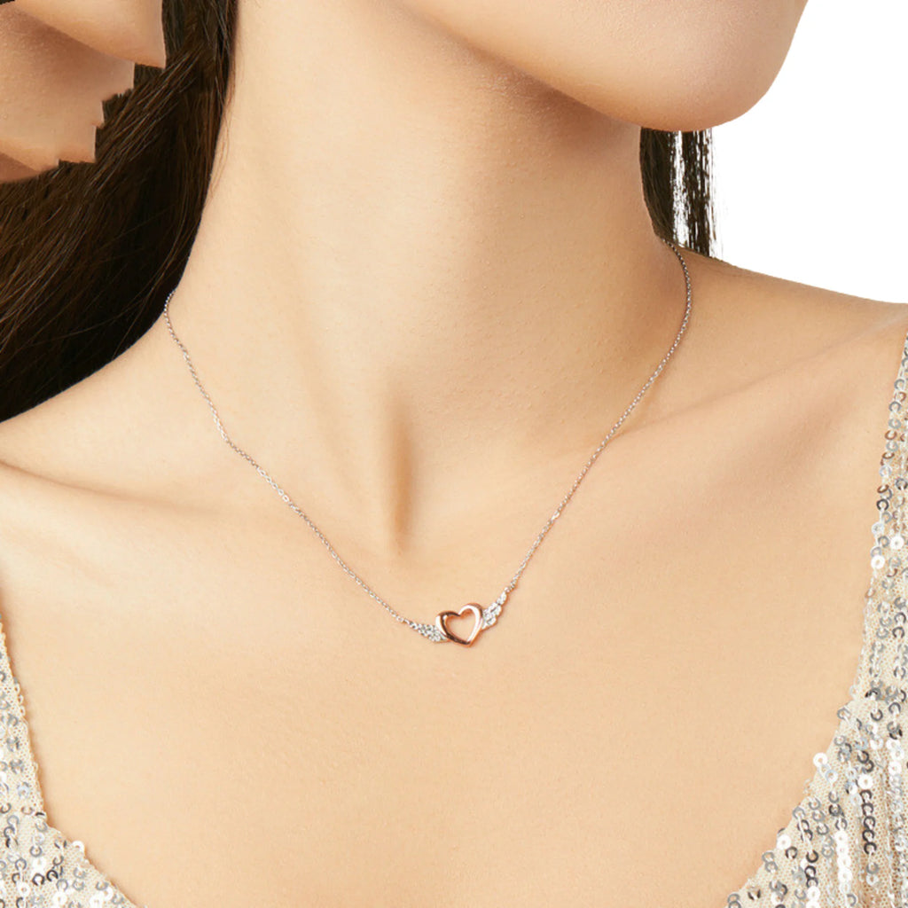 Romantische Kette aus echtem Silber – mit Herz und Flügeln, zart glänzend