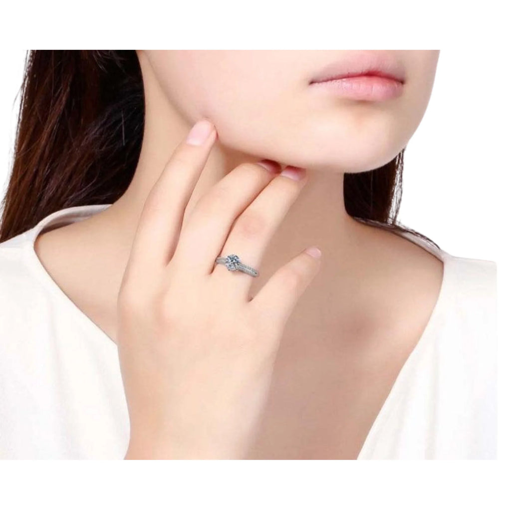 Klassischer Silberring mit grossem Stein – stabil und fest tragbar