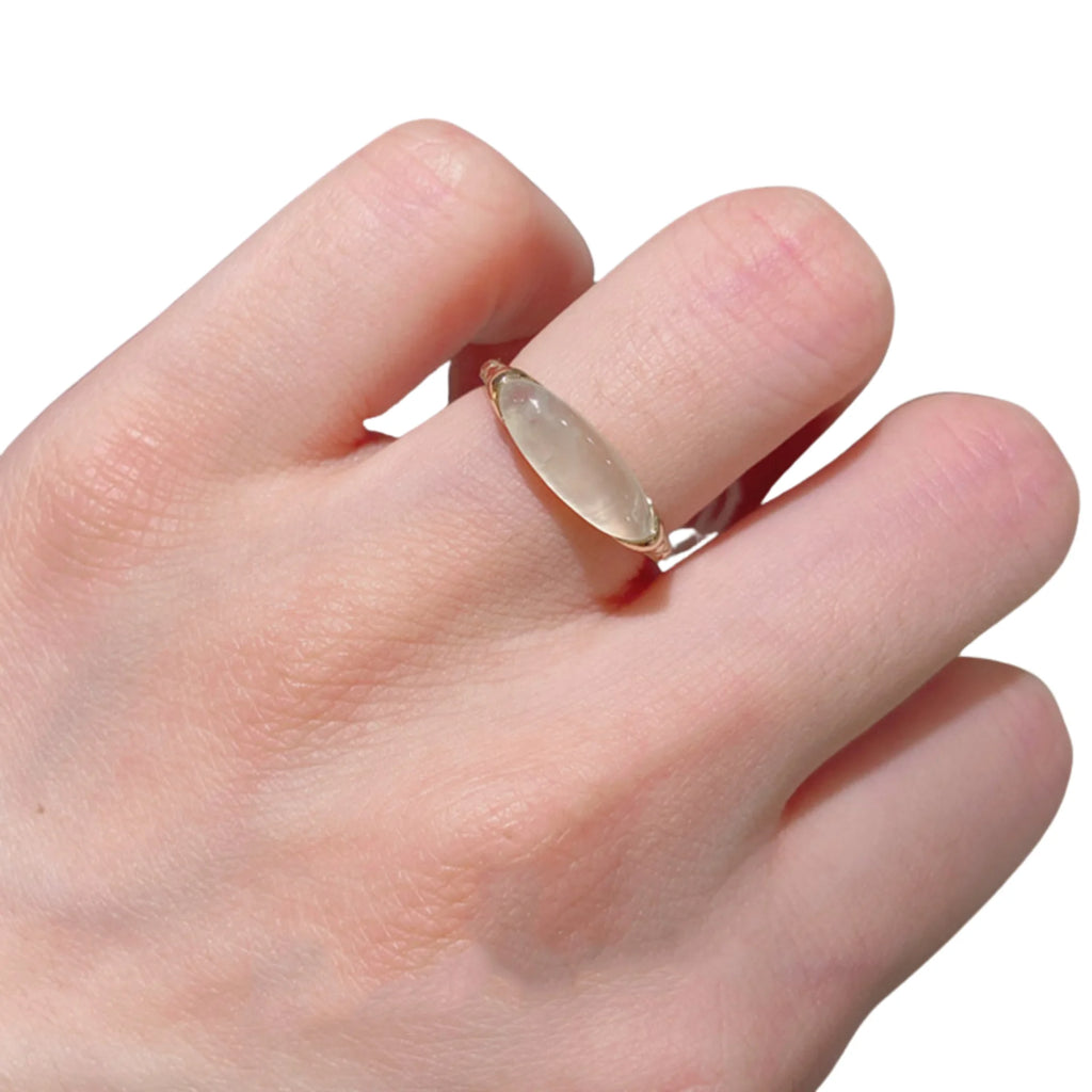 Silberring mit ovaler Struktur und feinem Glanz – hochwertig verarbeitet