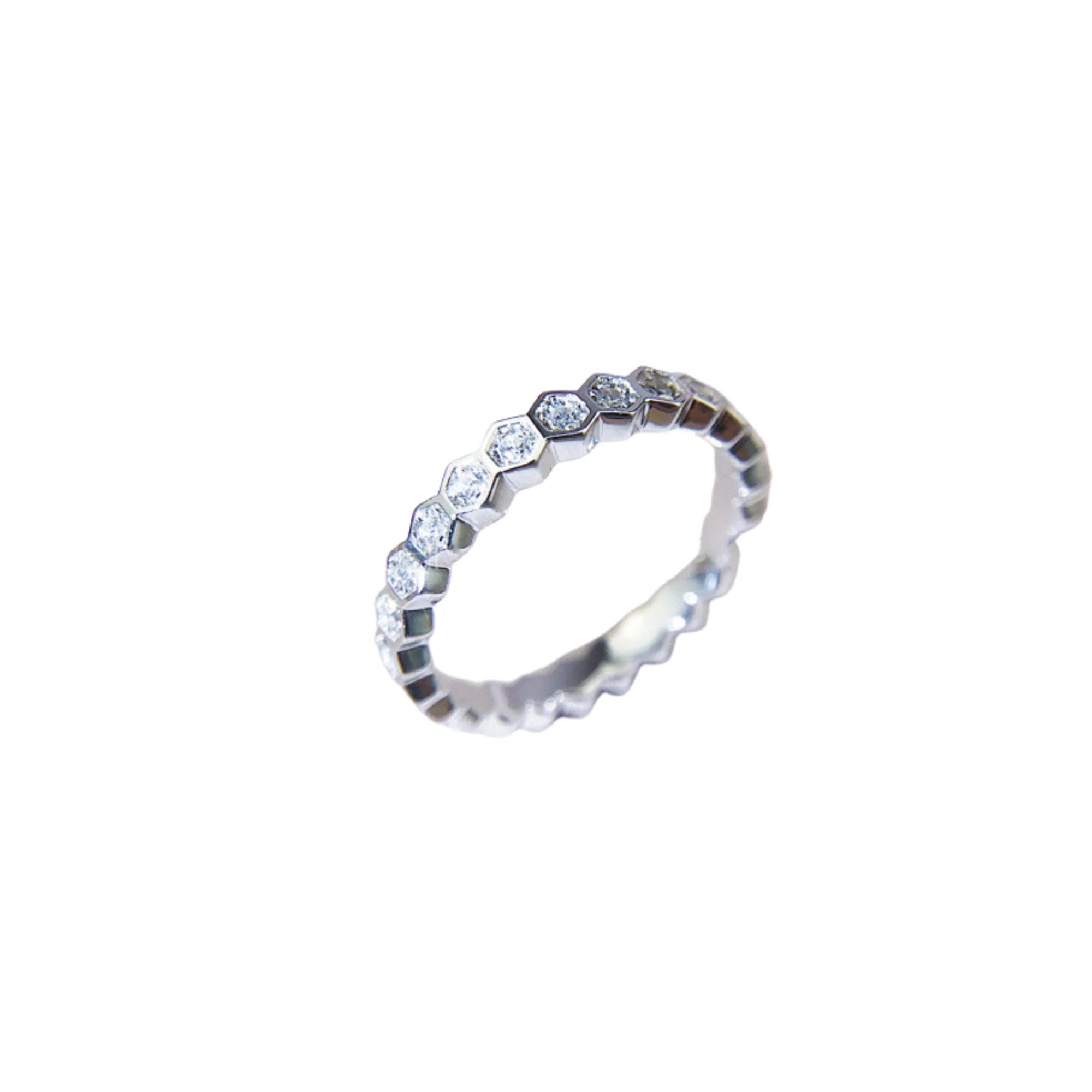 Stabiler Ring mit Wabenelementen – elegant, symmetrisch und robust