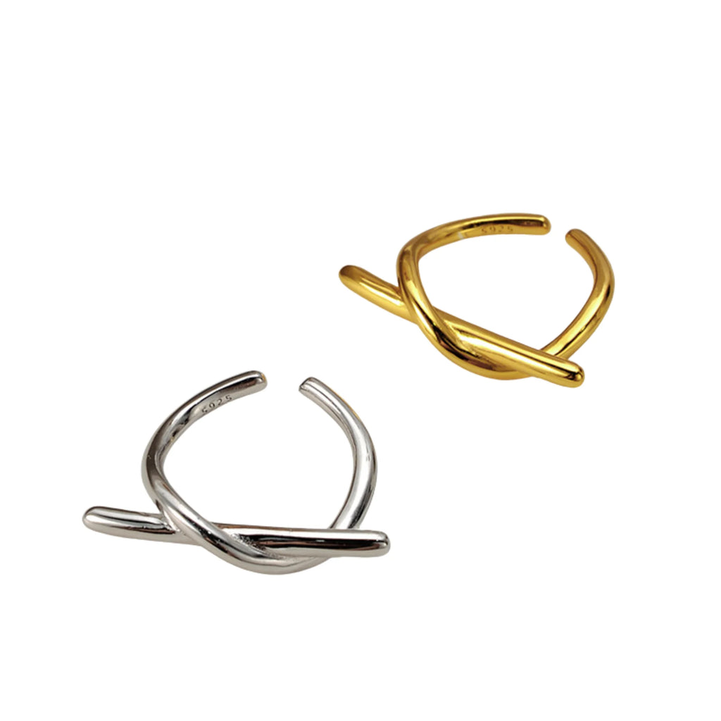 Leichter Designring mit klarer Kante – filigran, strukturiert, elegant