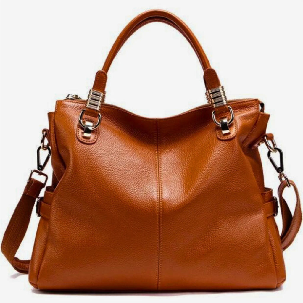 Freistehende Cognac-Tasche aus genarbtem Leder mit goldenen Details, Frontansicht