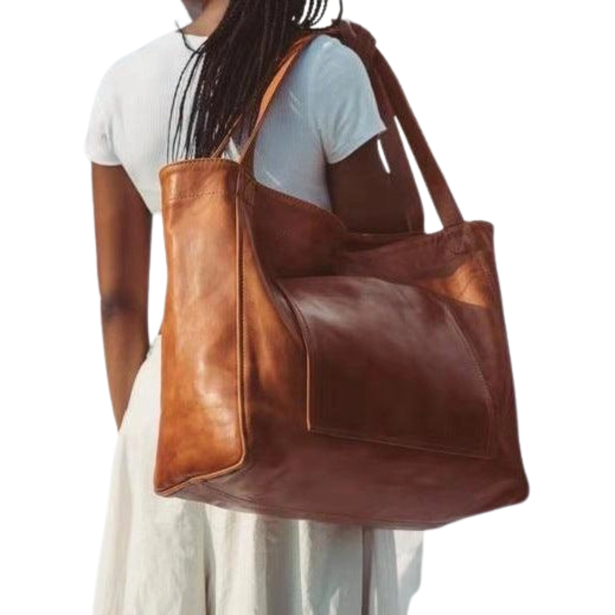 Brauner Shopper im Used-Look auf Schulter getragen, weiches Finish und klare Linienführung