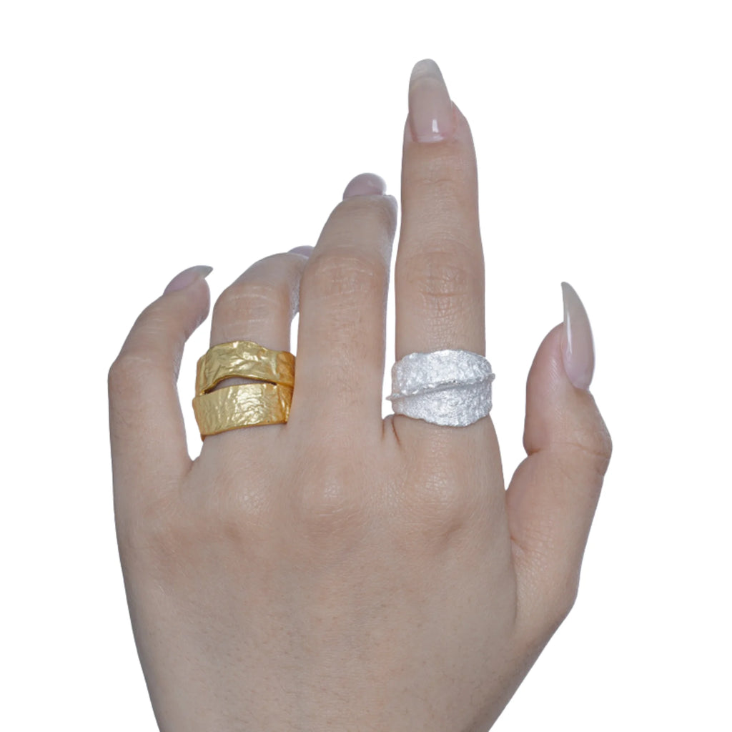 Offener Ring mit präziser Linienführung – moderner Look, elegant tragbar