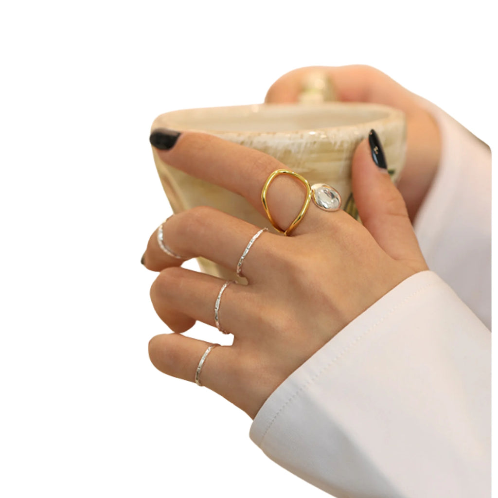 925 Silberring mit asymmetrischer Linie und vergoldeter Seite – auffällig und edel