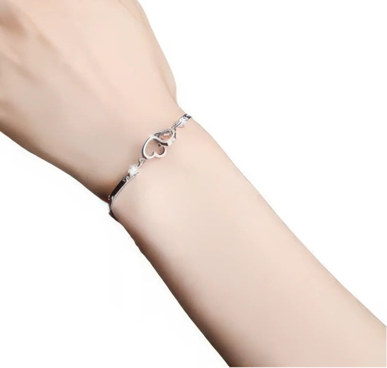 Romantisches Armband aus Silber mit Herzen und Zirkonia-Steinen