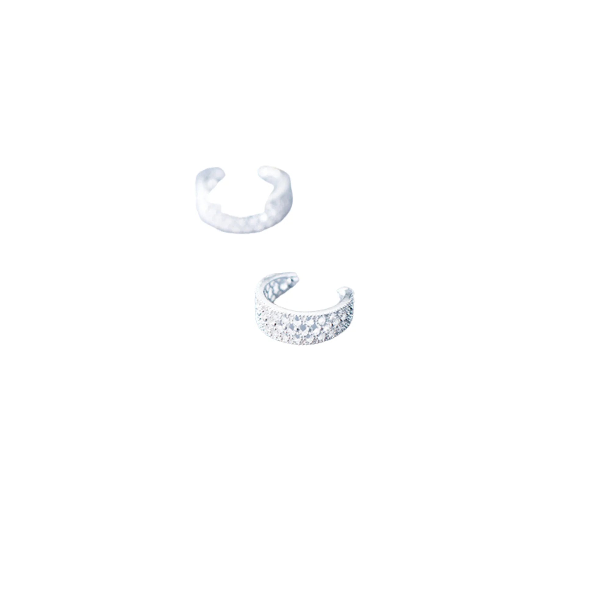 Curved Ear Cuff 925 Silber – Detailansicht, gebogene Form, hochglanzpoliert