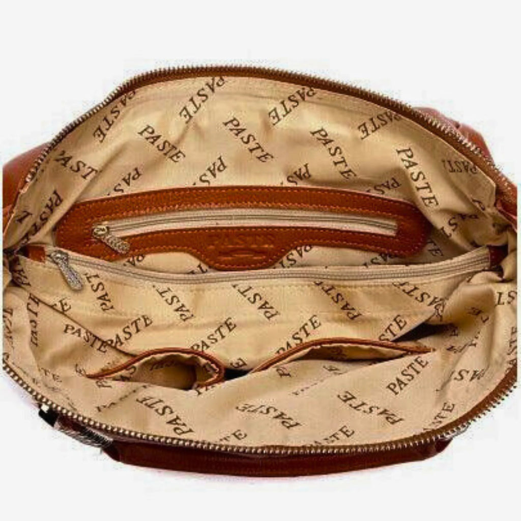 Blick in das Hauptfach mit Dokumentenfach, Zipper und Handyfach – mit Stofffutter