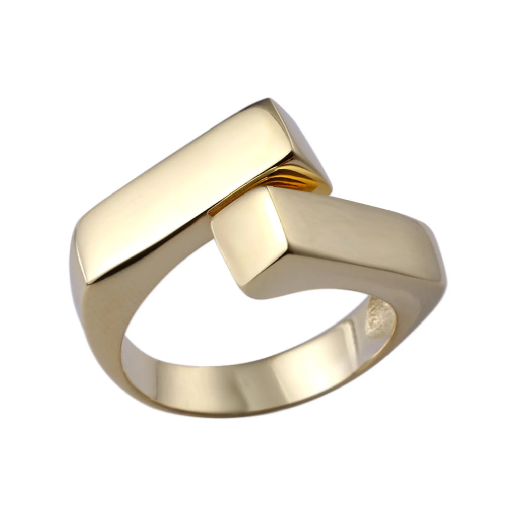 Ring mit starkem Look in Silber oder Gold – ideal für klare Styles