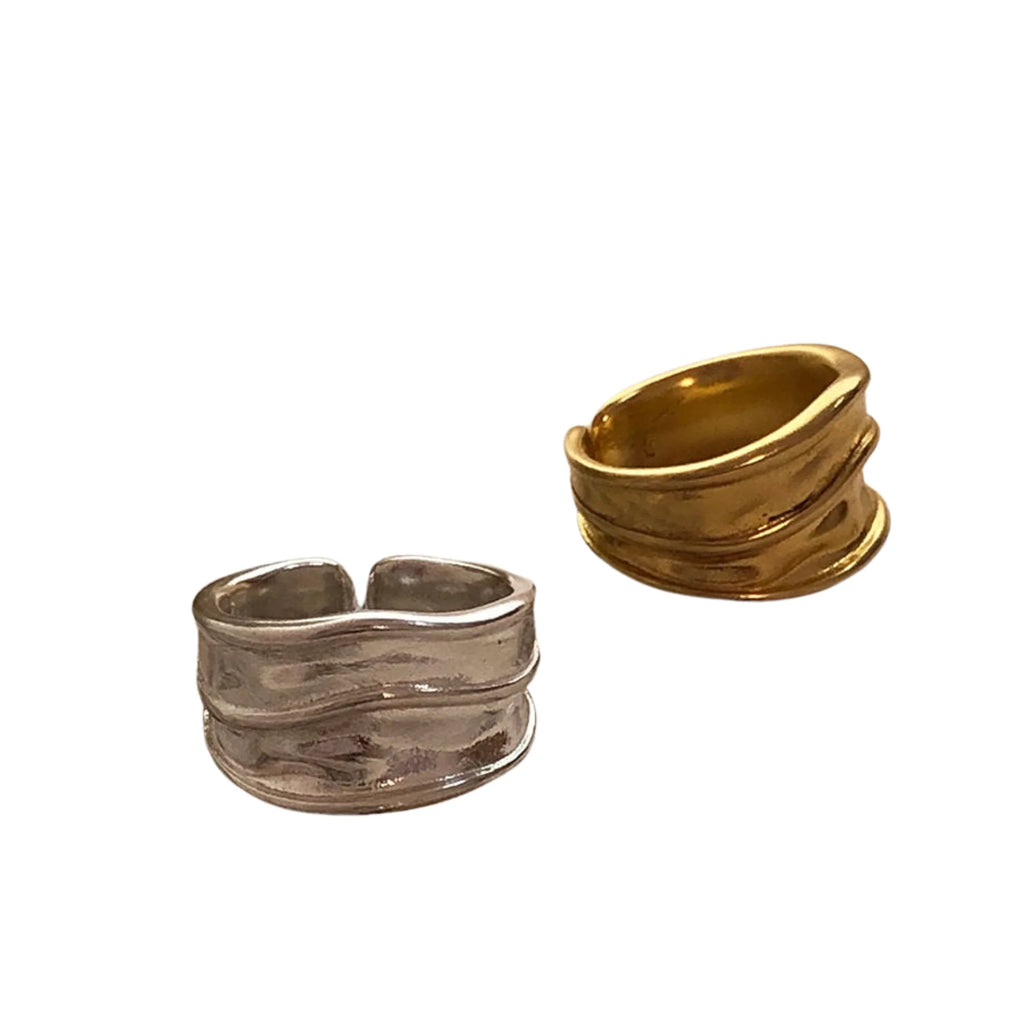 Unregelmässig geformter Ring aus 925 Silber – leicht anpassbar