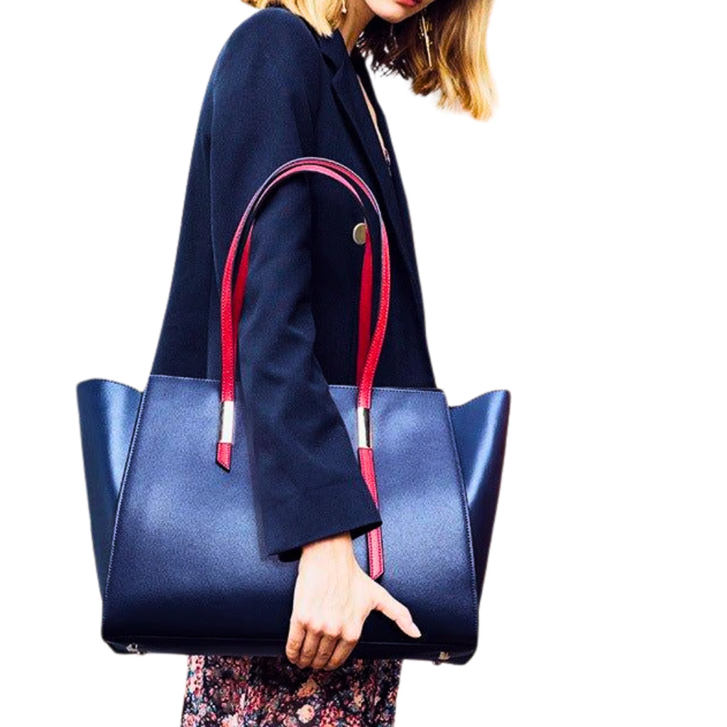 Rechteckige Business-Tasche in Navyblau mit klarer Linienführung und Farbkontrast