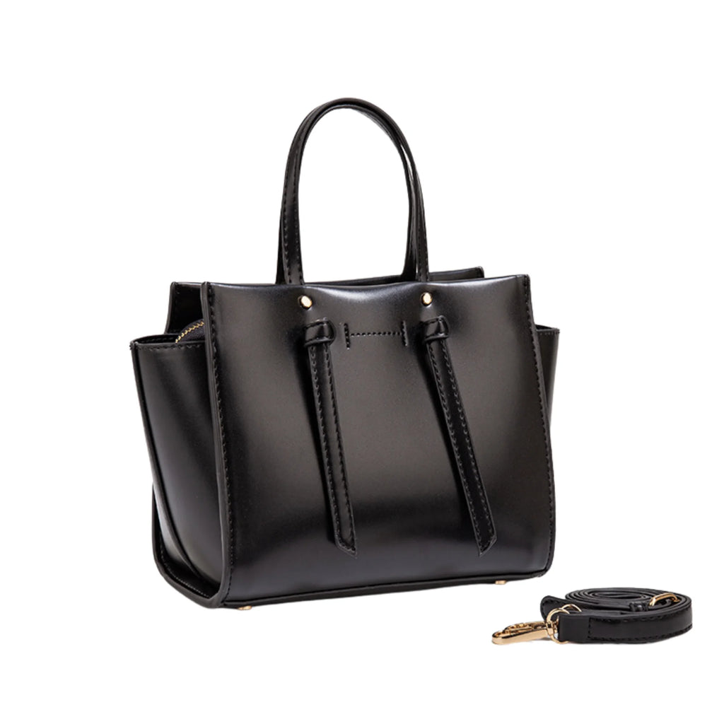 PU-Tasche in Schwarz mit Kurzgriff, goldener Hardware und Schleifenstruktur