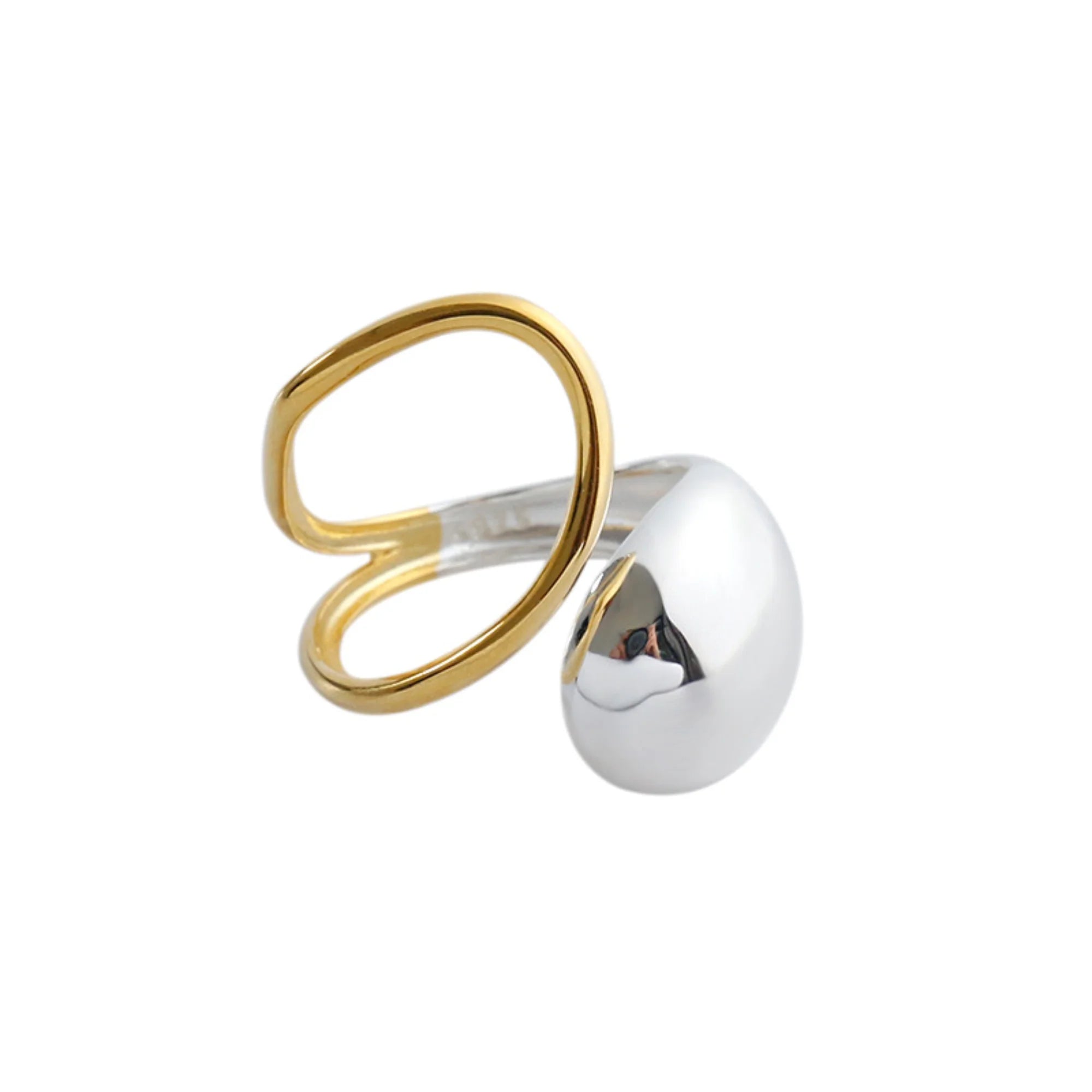 Unregelmässiger Ring mit künstlerischer Gestaltung und Bicolor-Kontrast
