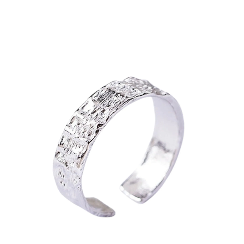 Designstück mit Tiefe und Bewegung – tragbar in variabler Grösse