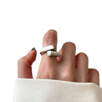 Geometrischer Ring aus massivem 925 Silber in zwei Farbvarianten