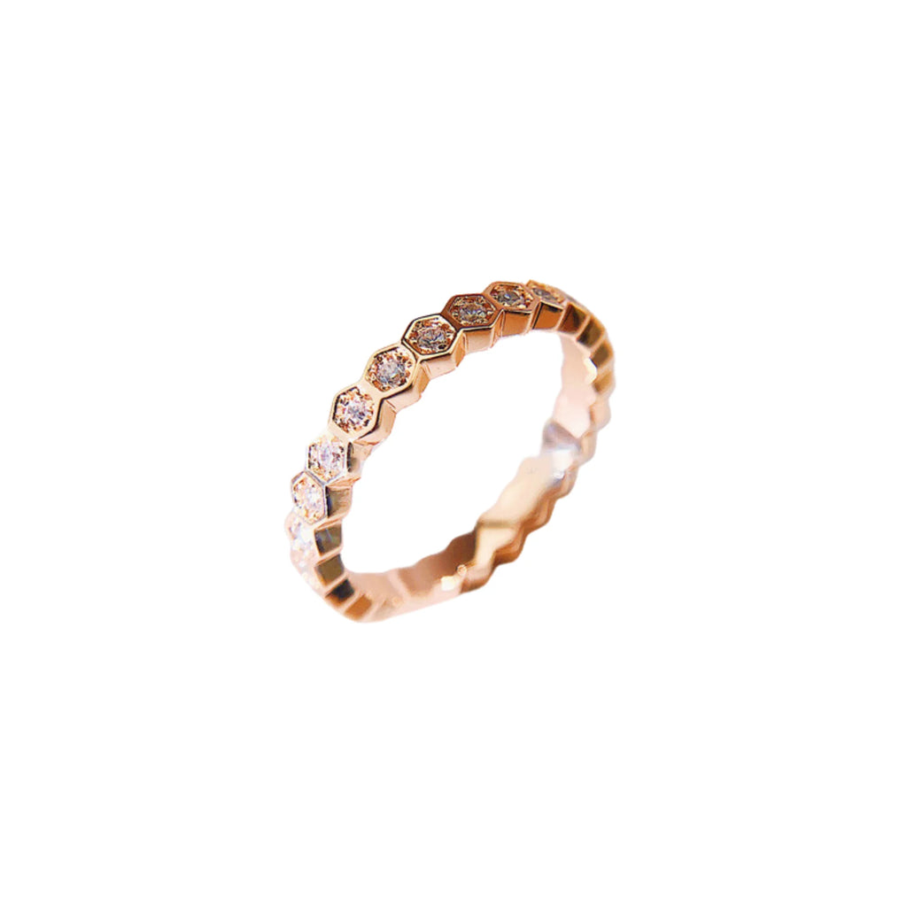 Designring mit symmetrischem Aufbau – in Silber oder Roségold erhältlich