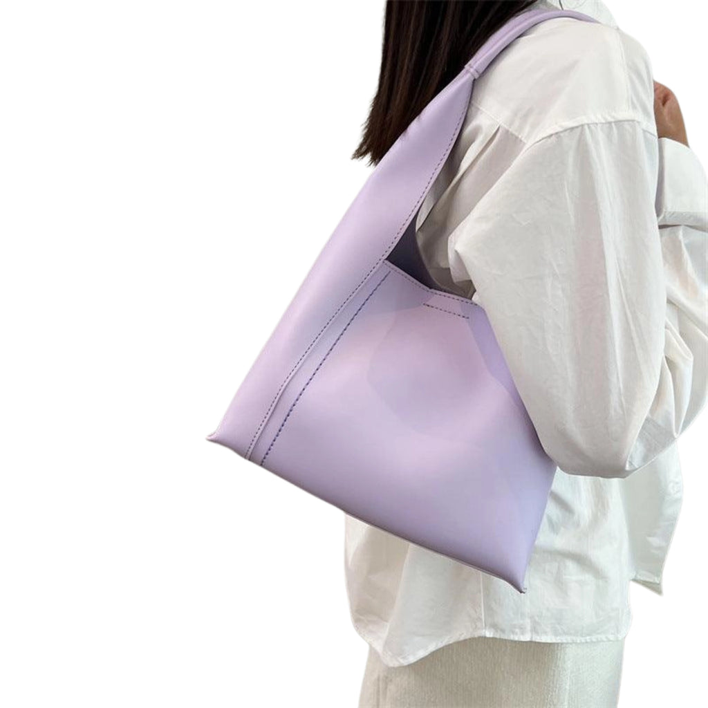 Lilafarbener Shopper ohne Branding mit Magnetverschluss und ruhiger Form