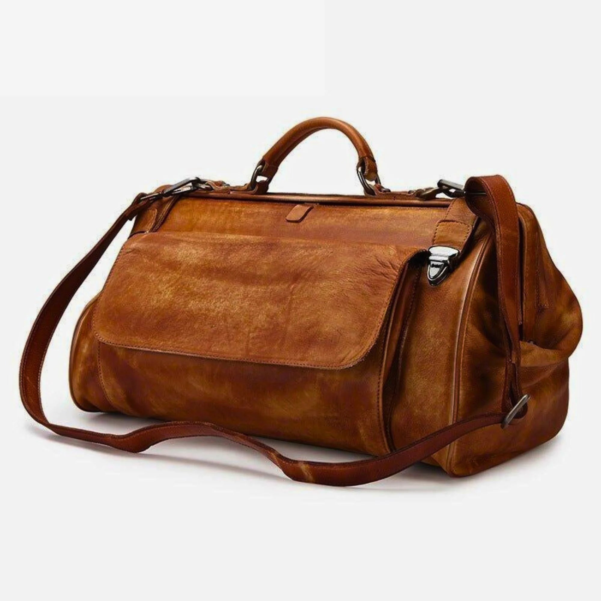 leder weekender 52 cm – seitenansicht toscana brown getragen