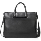 Echtleder-Aktentasche in Obsidian Black – Rückseite mit glatter Oberfläche, ohne Taschen oder Branding.