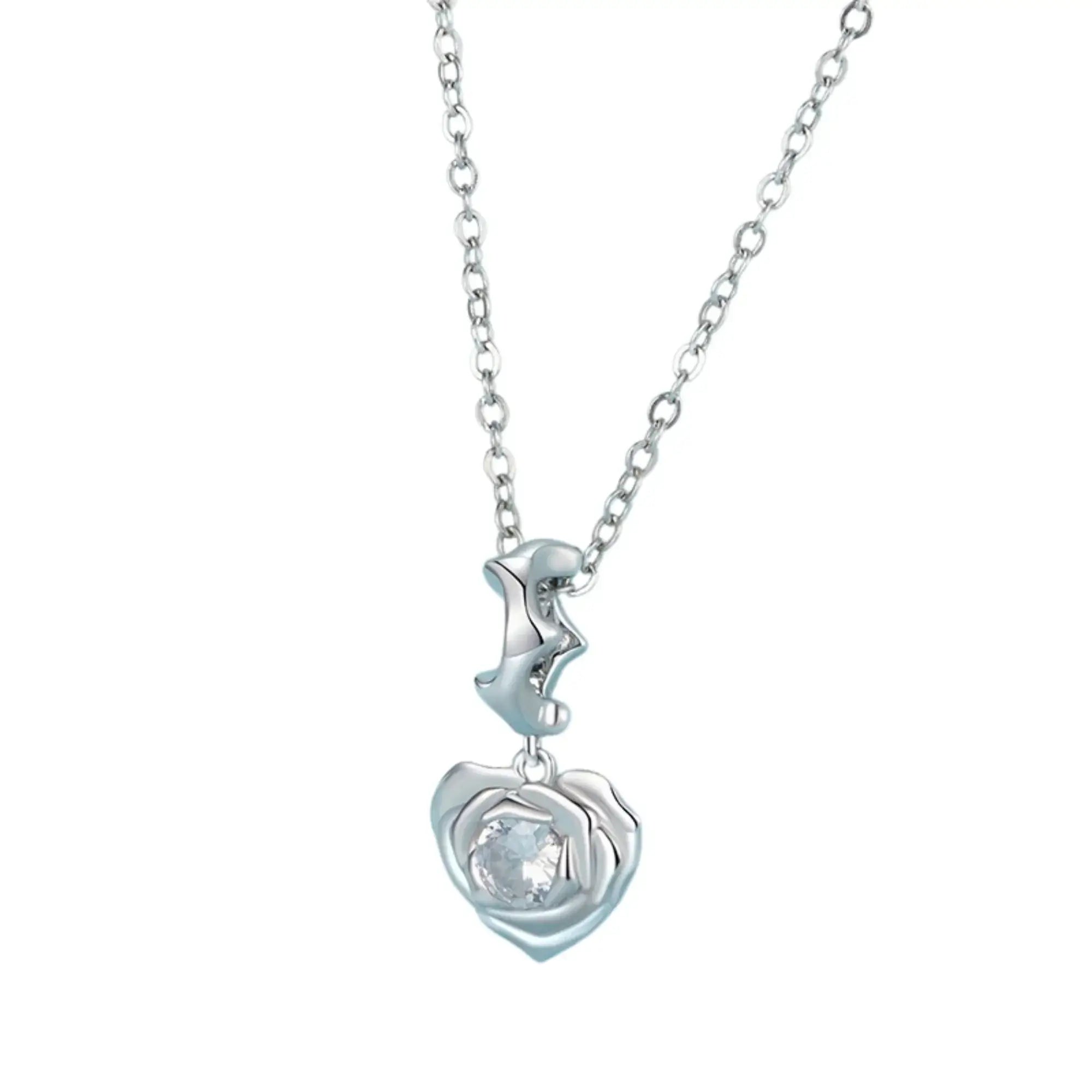 Romantischer Herzanhänger mit klarer Fassung und Rose