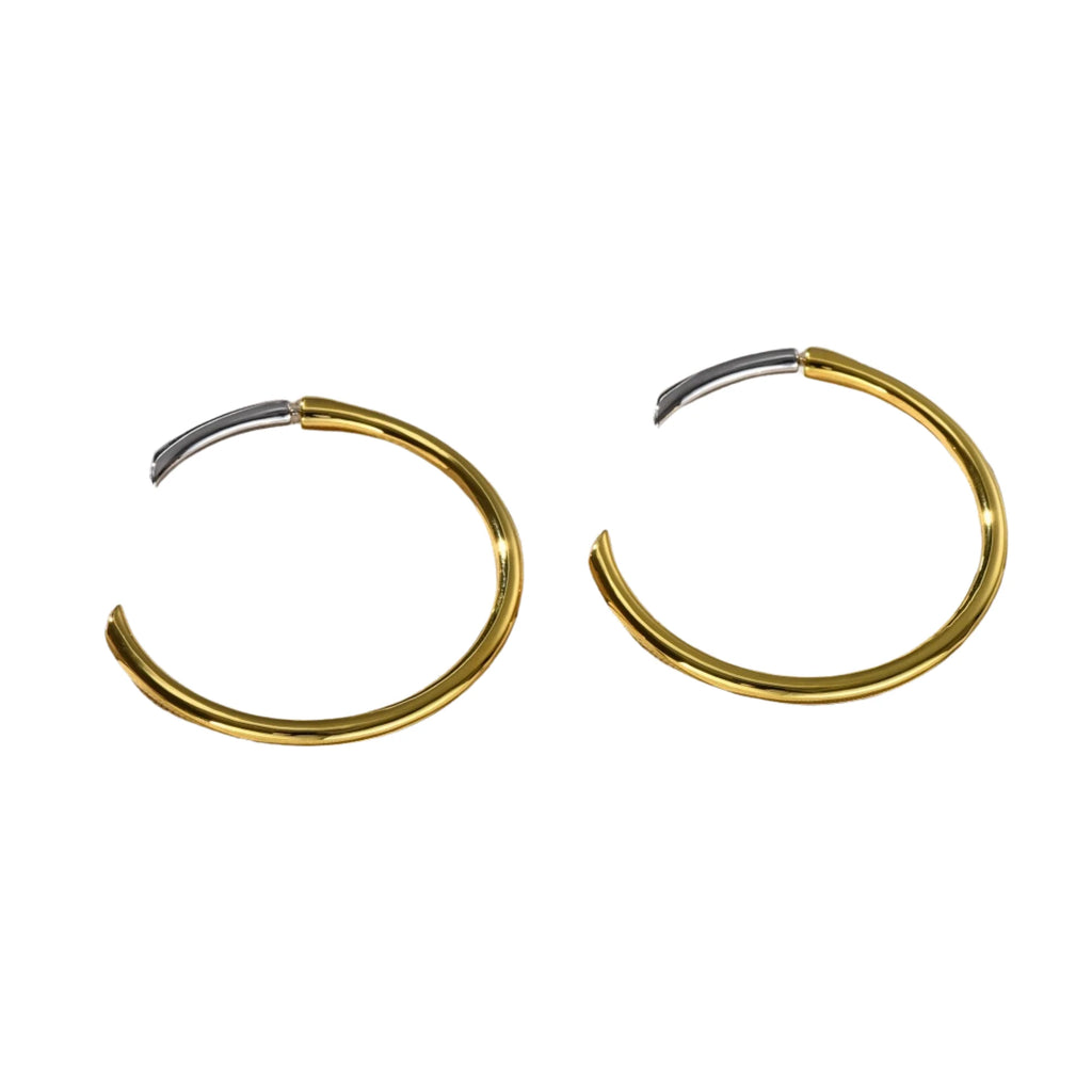 Offene Halbkreis-Creolen – bicolor geführt mit sichtbarer Trennung