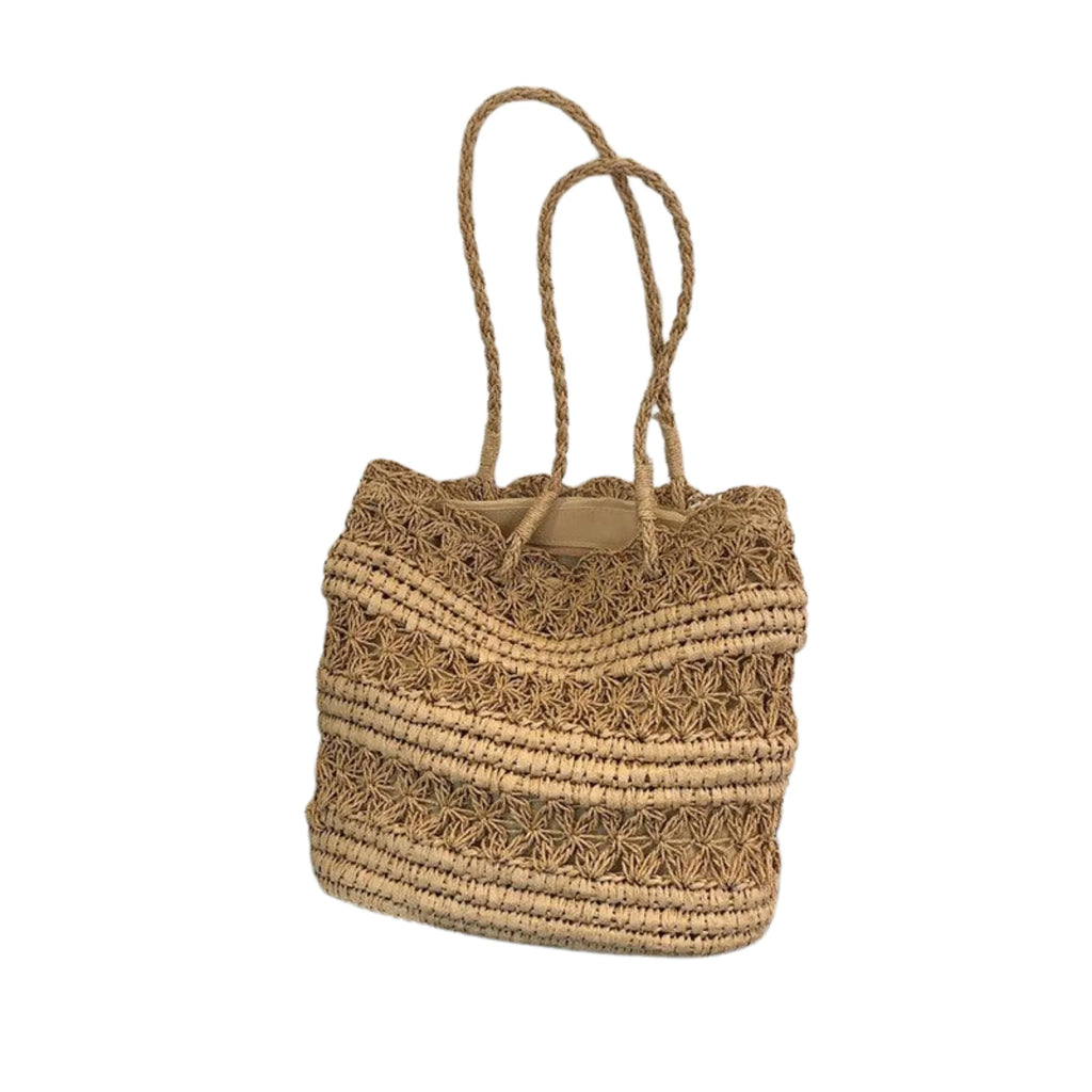 Handgearbeitete Tasche in Sand Khaki aus Papiergarn, frontal fotografiert – strukturierter Boho-Stil