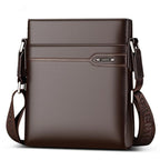 Vertical Square Tasche in Braun: Kompakte Form mit Schultergurt für den sicheren Transport von Hardware.