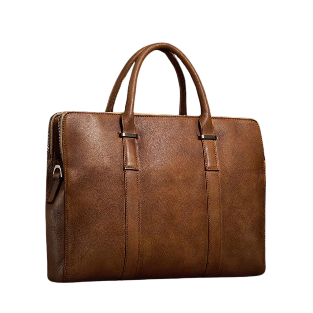 Ledertasche in Cognac Stone – ruhiger Braunton, ohne Logo, mit weichen Griffen und klassischer Trageform.