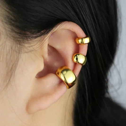 Chunky Ear Cuff in glänzendem Gold – Modischer Ohrschmuck - Bodison