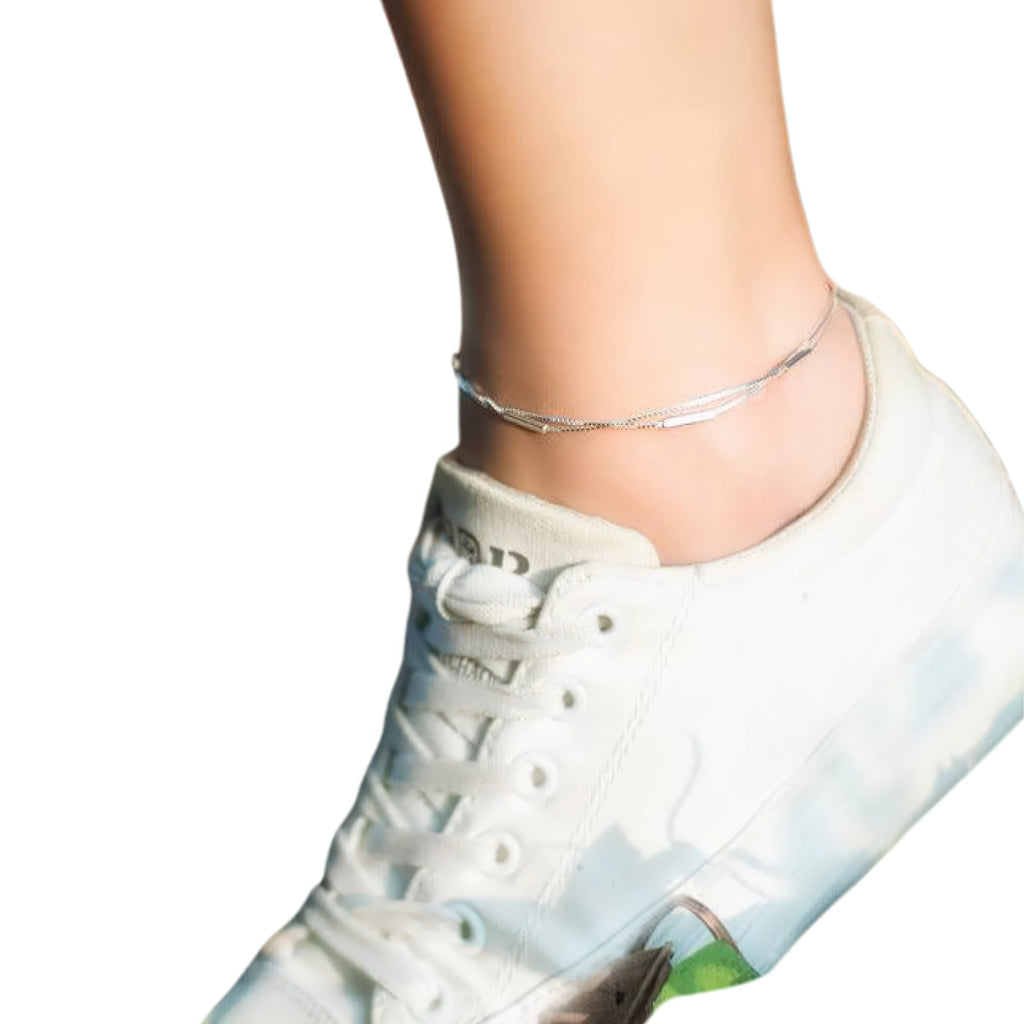 Minimalistisches Fusskettchen – Zweistrang, technischer Look