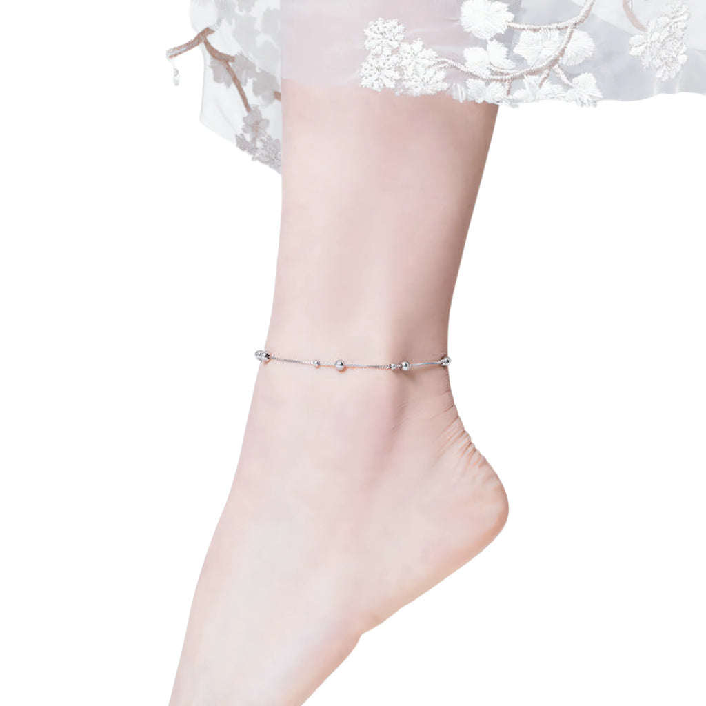 Fusskettchen Kugelkette in Silberoptik – gleichmässige Struktur am Knöchel