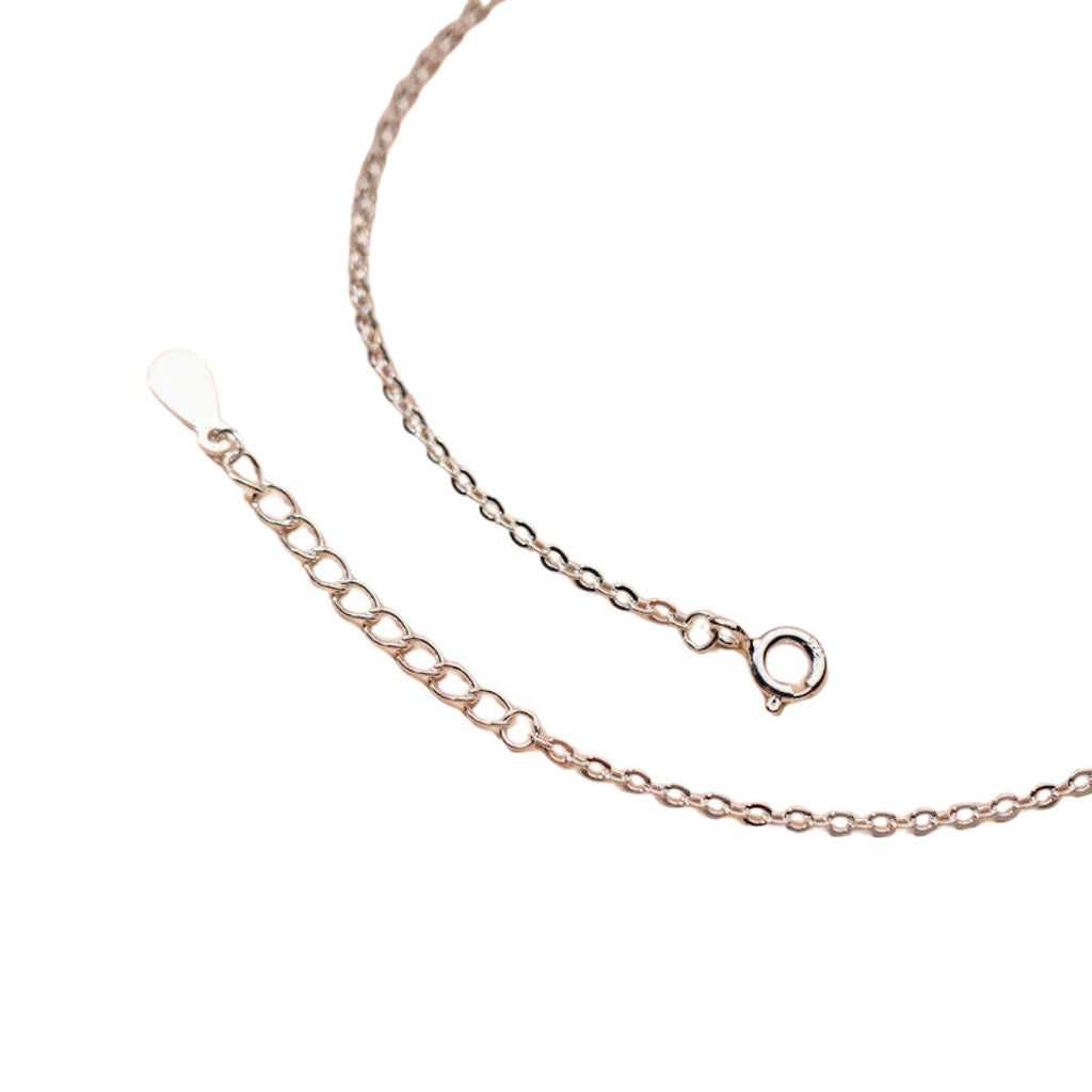 Minimalistisches Fusskettchen Kreis Kugel platinveredelt in Bewegung