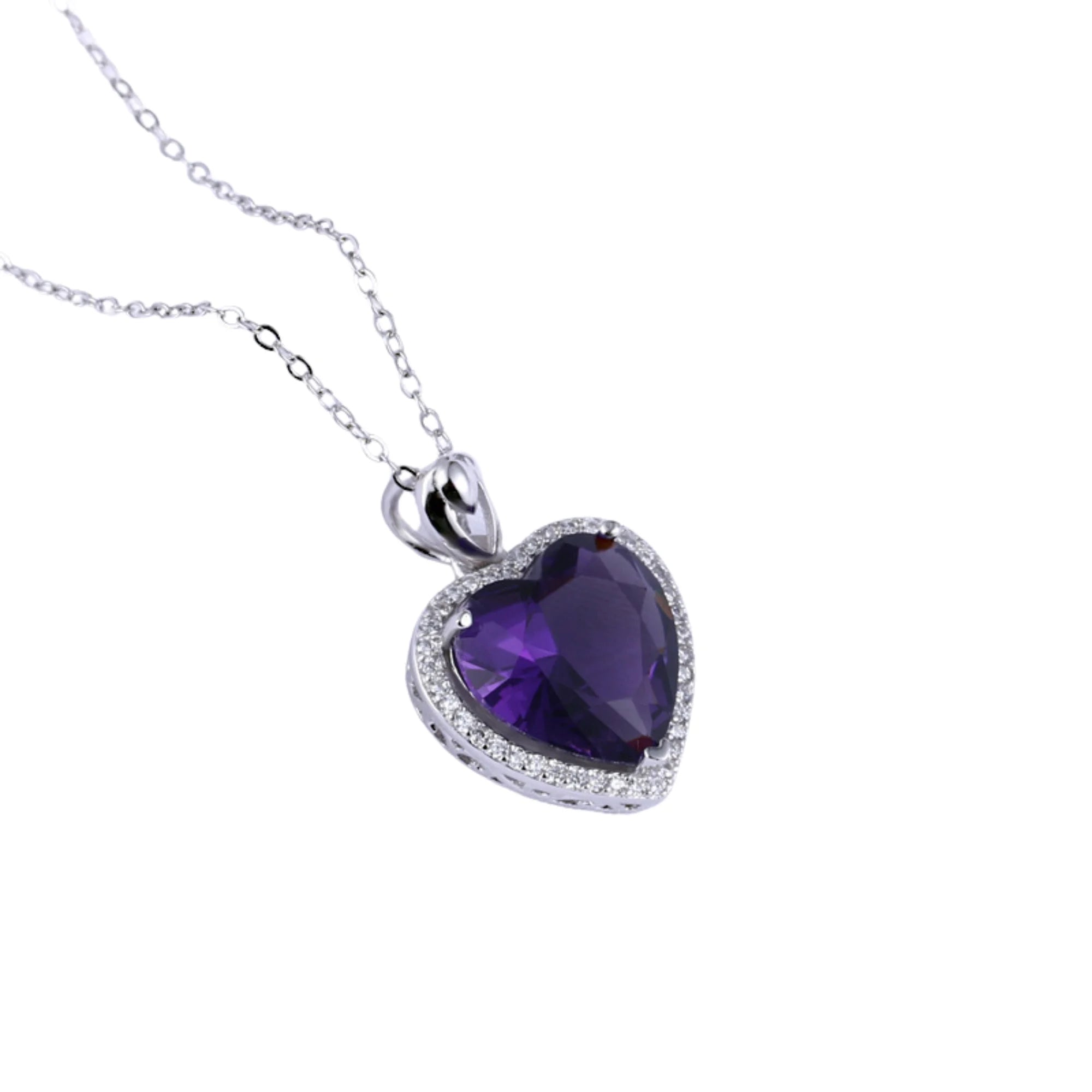 Kombination aus Amethystanhänger und feiner Silberkette