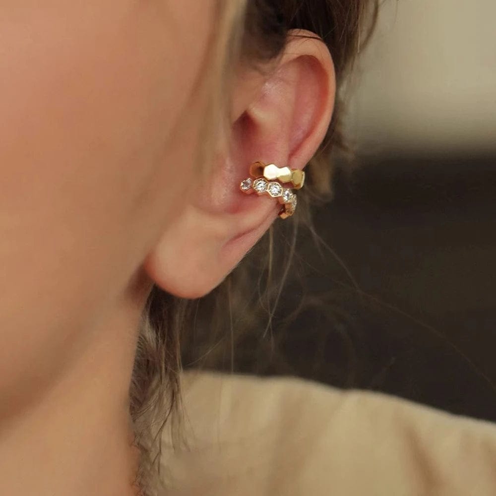 Glänzender Boho Ear Cuff in Gold – Trendiger Ohrschmuck - Bodison