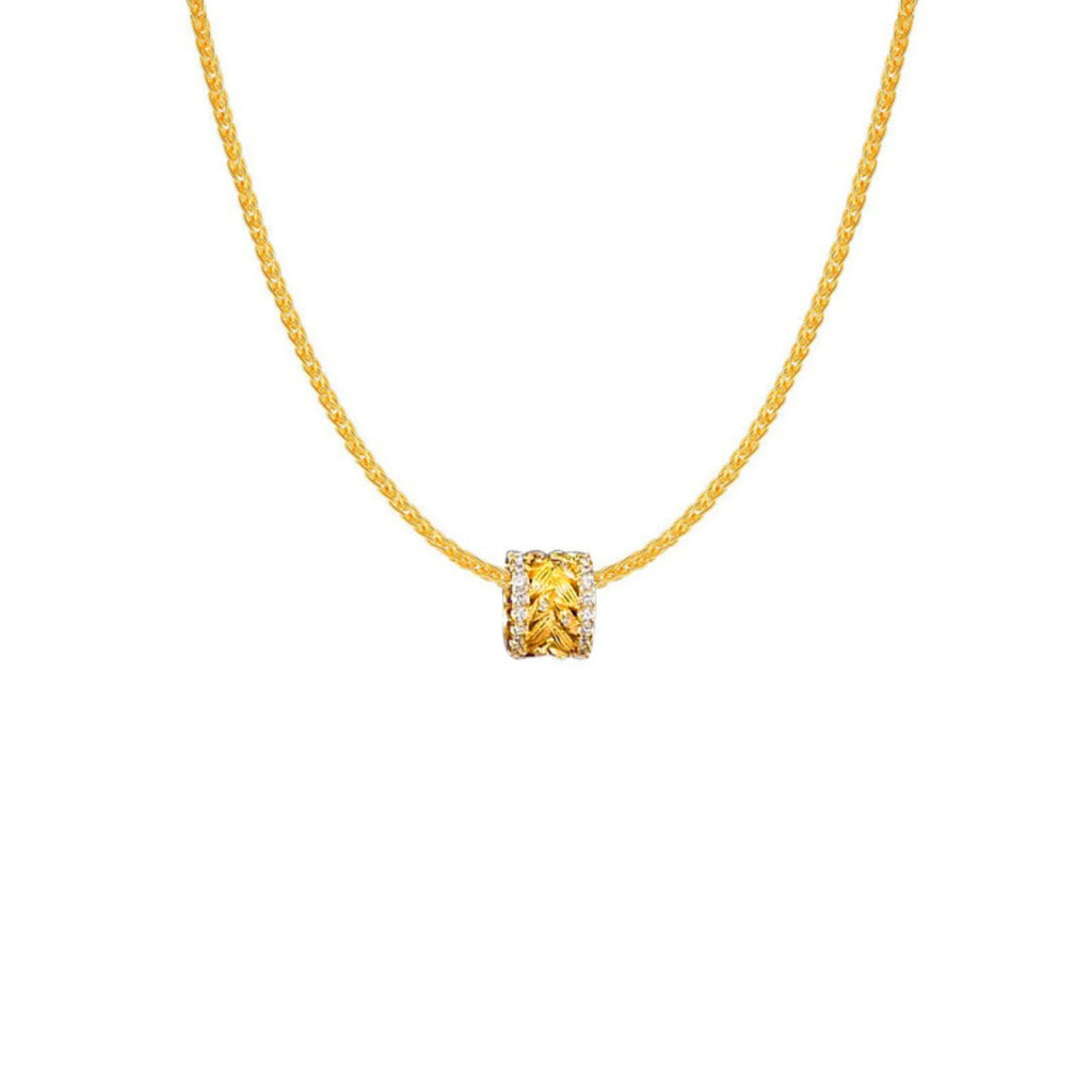 Kette mit rundem Glanzsteinanhänger in goldener Optik