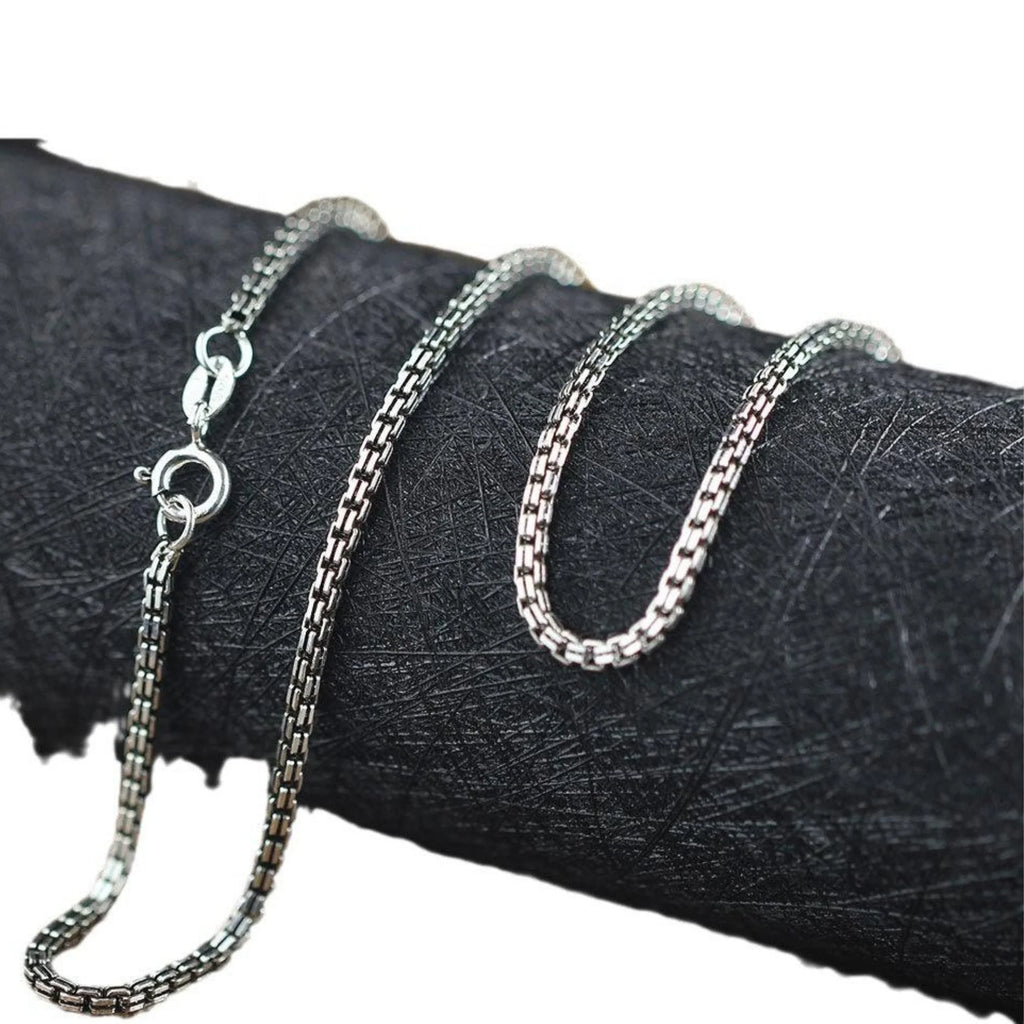 Detail der strukturierten Silberglieder – geradlinig, flach verarbeitet, hochwertiger 925 Look