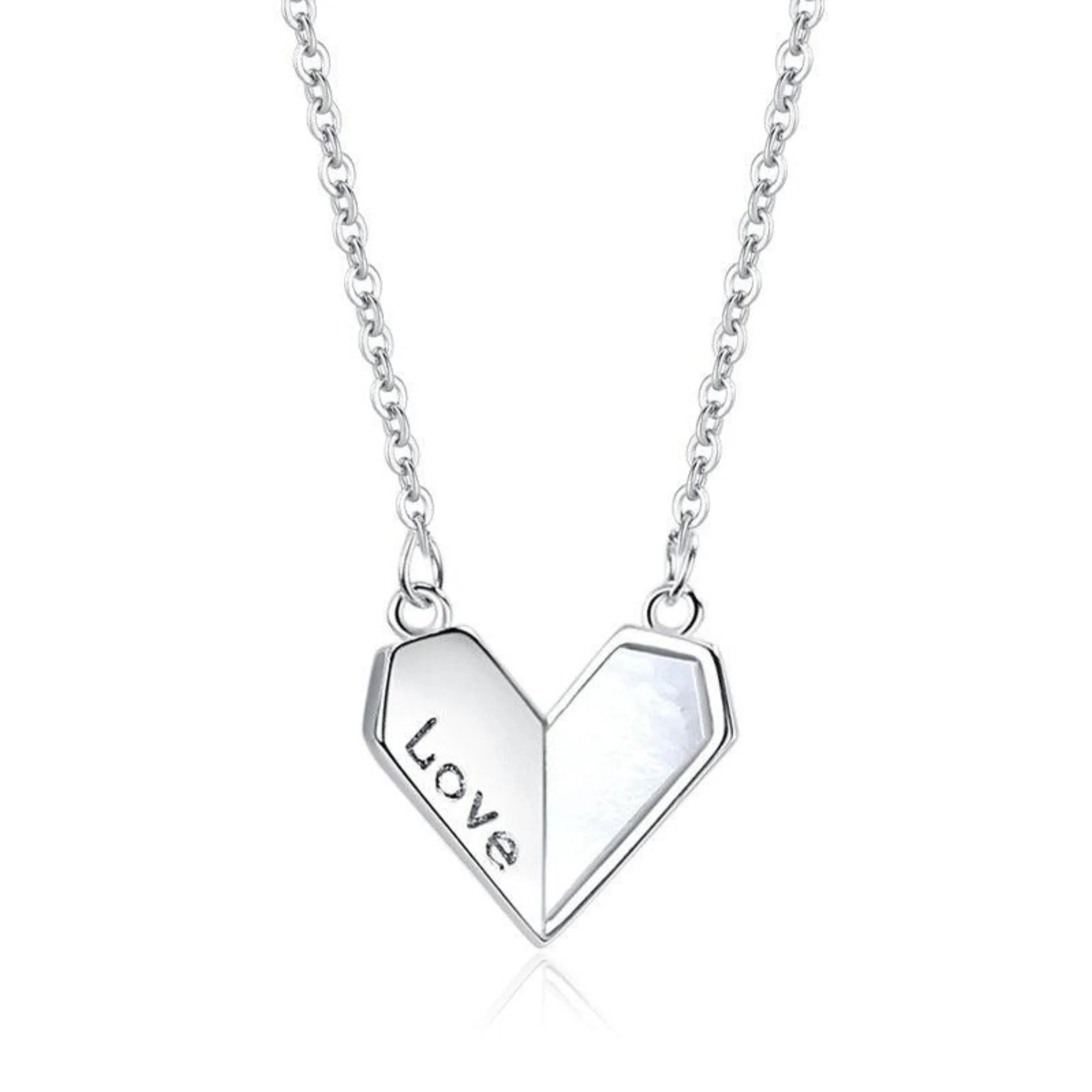 Herzkette in Silber und Roségold mit LOVE-Gravur – beide Varianten nebeneinander in stilvoller Ansicht