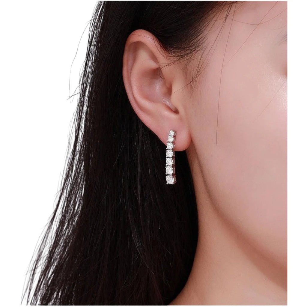 Rechteckige Ohrstecker mit klarer Zirkonia-Struktur ohne Gravur