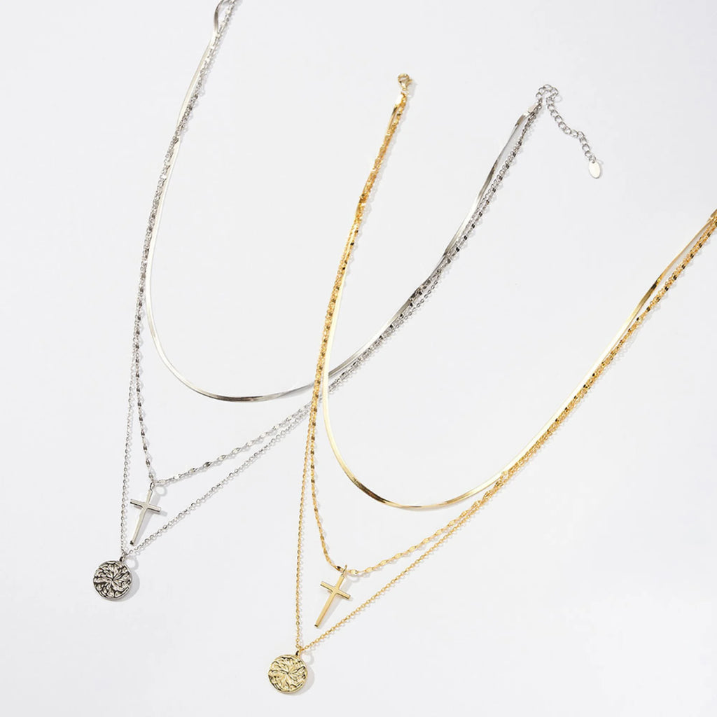 Goldfarbene Kreuzkette – glatter Anhänger in 925 Silber, poliert und emotional schlicht