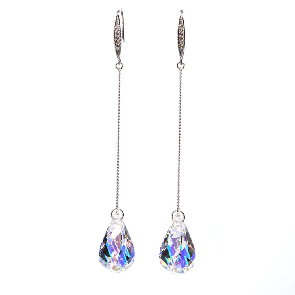 Paar Kristallohrringe mit Tropfenform – minimalistisch in Linie